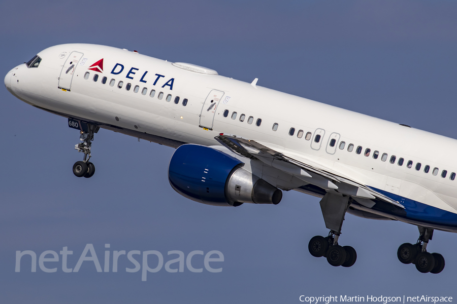 Delta Air Lines Boeing 757-232 (N680DA) | Photo 430953