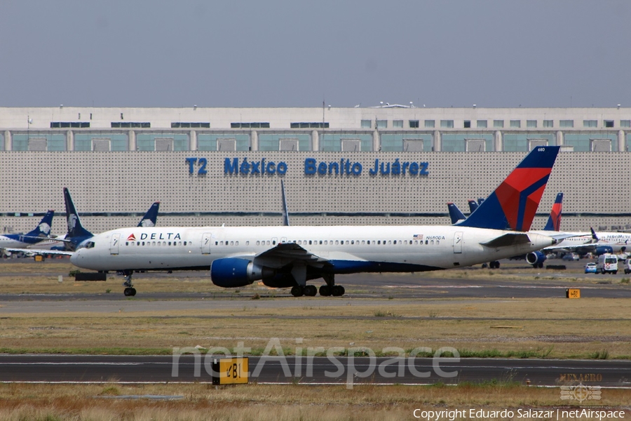 Delta Air Lines Boeing 757-232 (N680DA) | Photo 288663