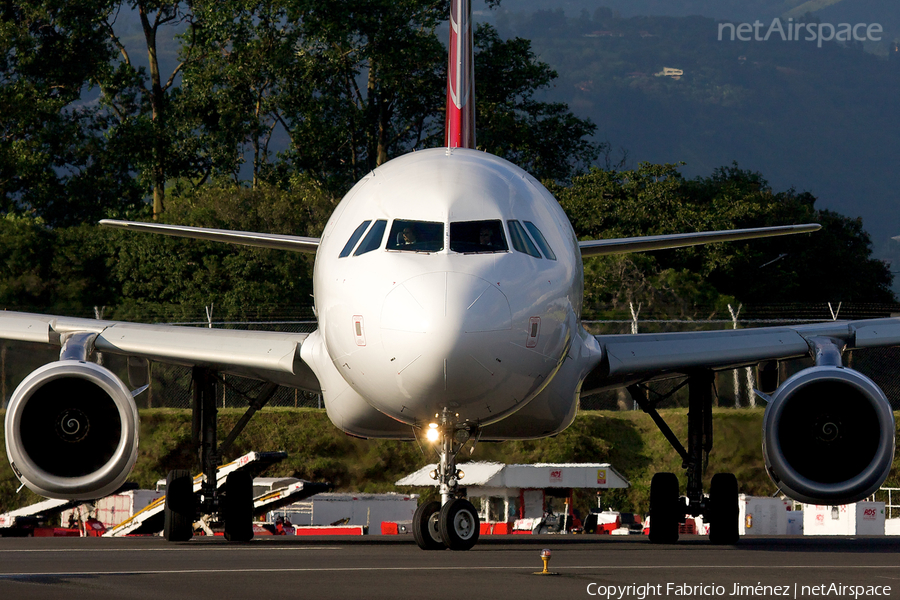 TACA International Airlines Airbus A320-233 (N680TA) | Photo 7832