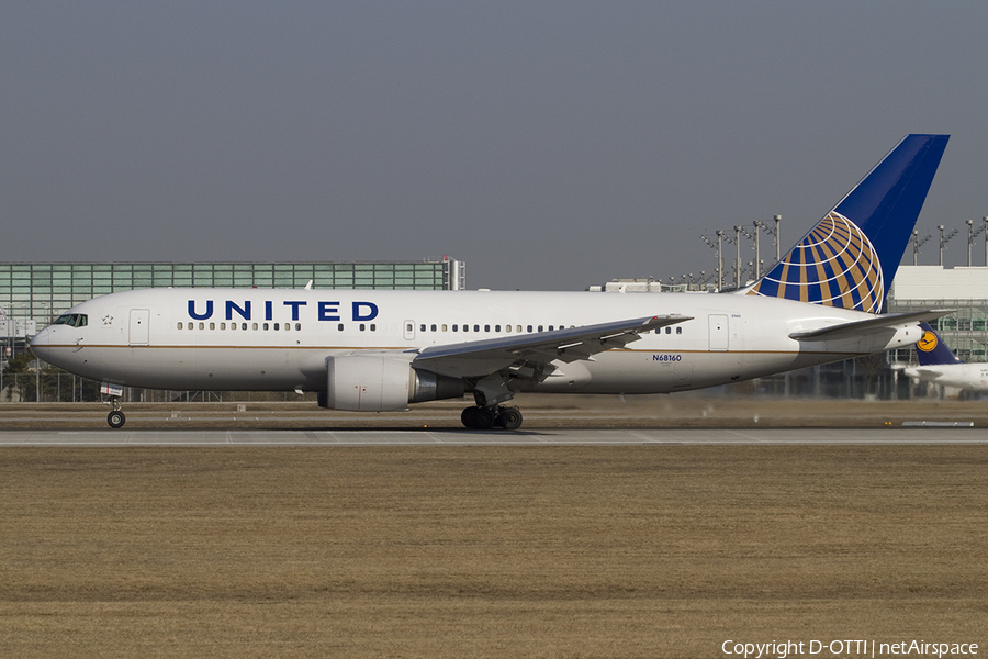 United Airlines Boeing 767-224(ER) (N68160) | Photo 379235