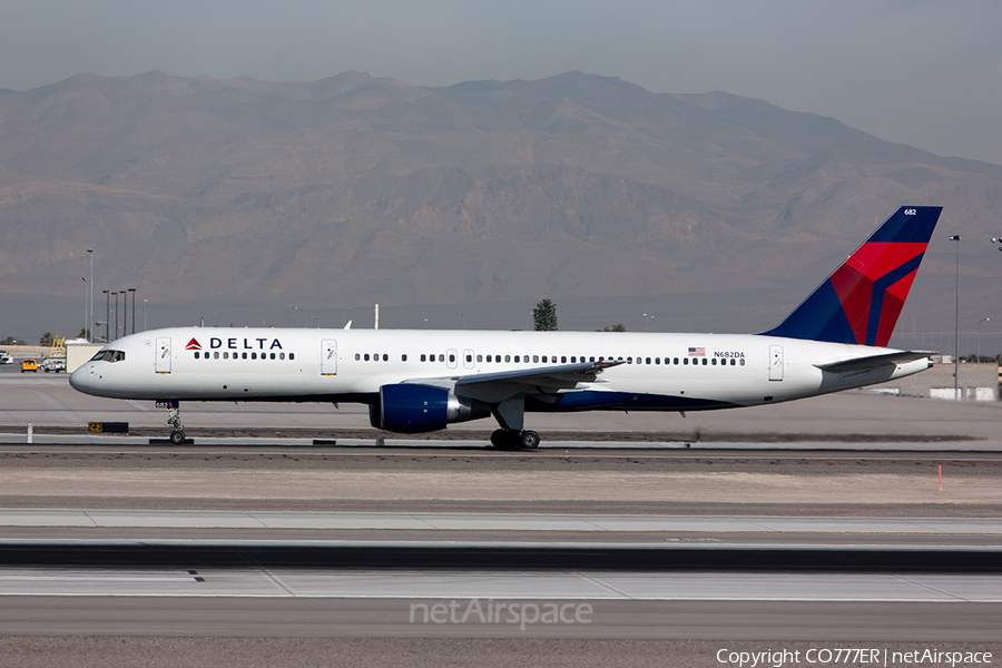 Delta Air Lines Boeing 757-232 (N682DA) | Photo 42793