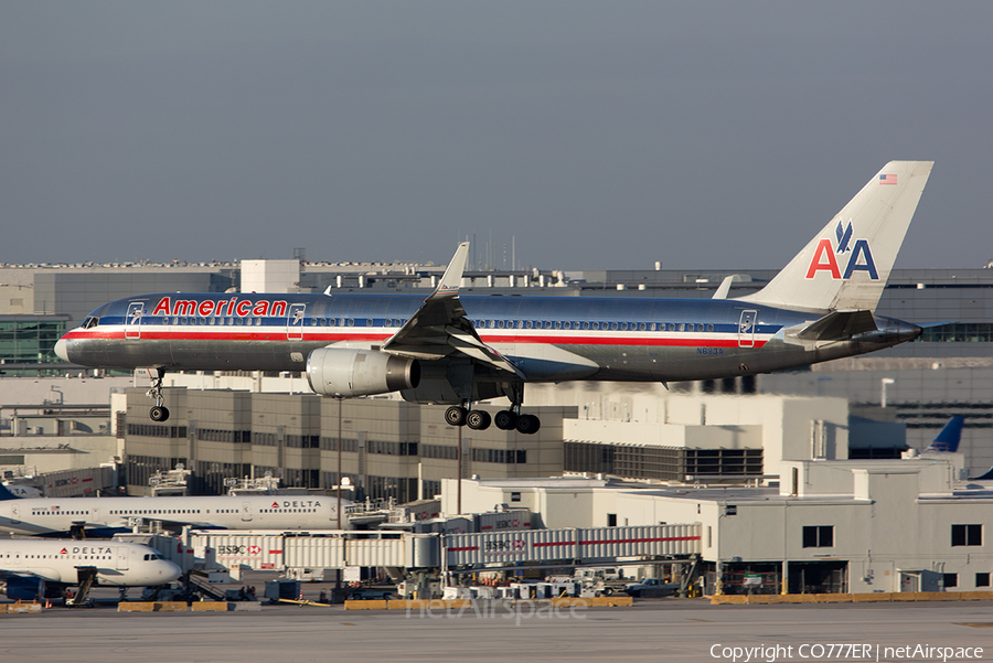 American Airlines Boeing 757-223 (N683A) | Photo 13978
