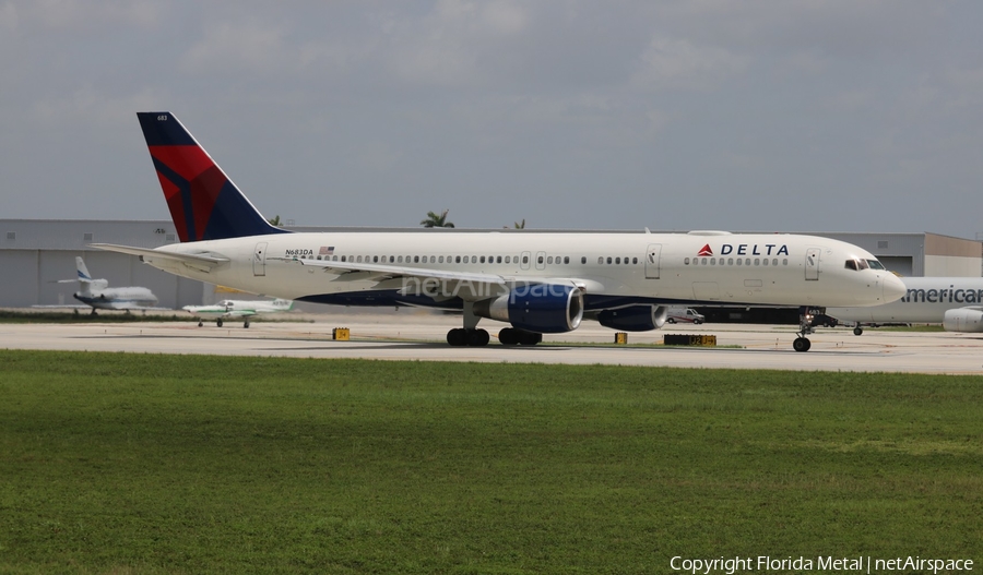 Delta Air Lines Boeing 757-232 (N683DA) | Photo 351245