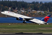 Delta Air Lines Boeing 757-232 (N683DA) at  Portland - International, United States