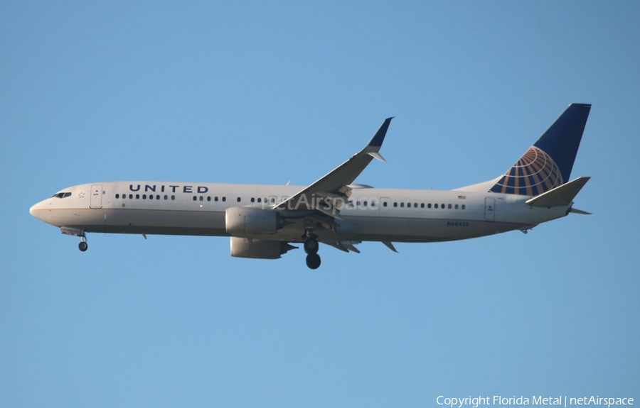 United Airlines Boeing 737-924(ER) (N68452) | Photo 405522