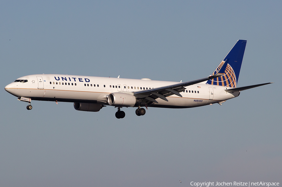 United Airlines Boeing 737-924(ER) (N68453) | Photo 43066