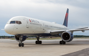 Delta Air Lines Boeing 757-232 (N684DA) at  South Bend - International, United States