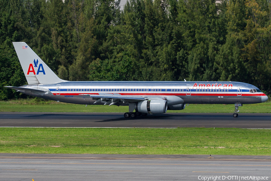 American Airlines Boeing 757-223 (N685AA) | Photo 216726
