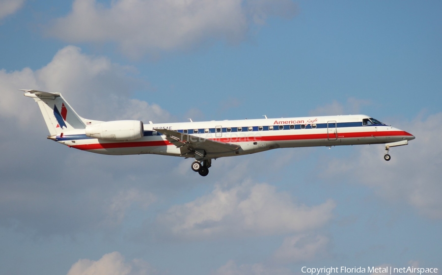 American Eagle Embraer ERJ-145LR (N685AE) | Photo 301326