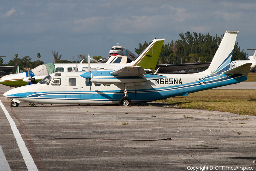 (Private) Rockwell Aero Commander 685 (N685NA) | Photo 214822