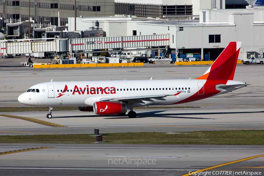 Avianca El Salvador Airbus A320-233 (N685TA) | Photo 37809