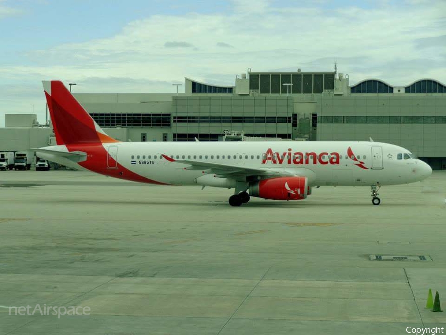 Avianca El Salvador Airbus A320-233 (N685TA) | Photo 76225