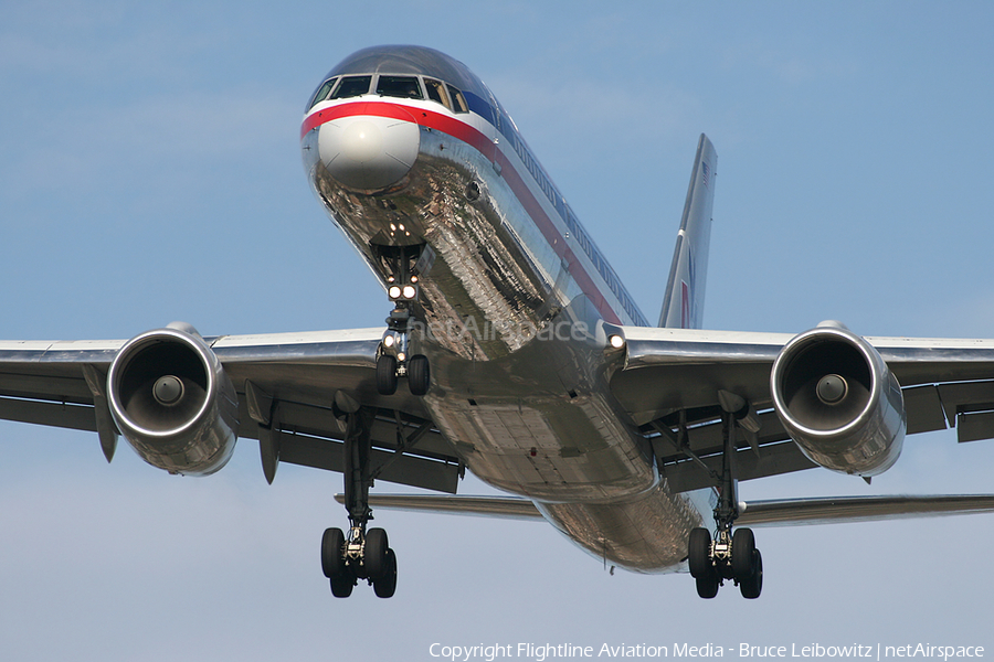 American Airlines Boeing 757-223 (N686AA) | Photo 83734