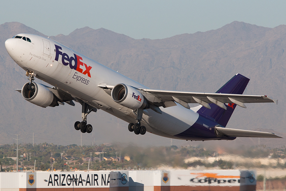 FedEx Airbus A300F4-605R (N686FE) at  Phoenix - Sky Harbor, United States