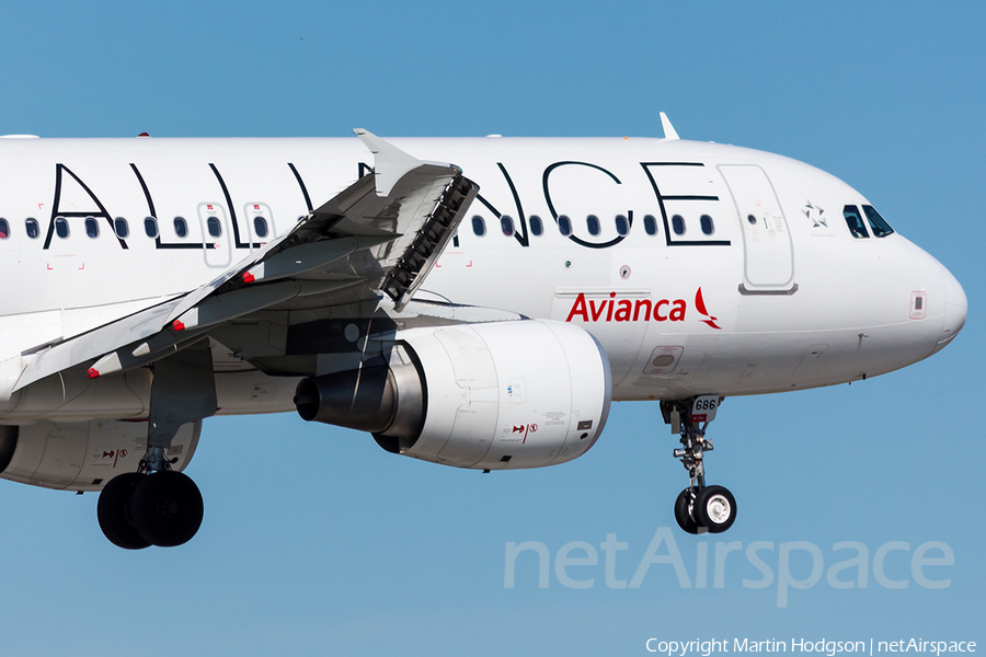 Avianca El Salvador Airbus A320-214 (N686TA) | Photo 97859