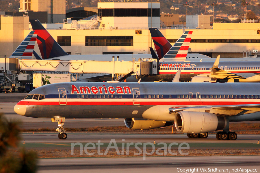 American Airlines Boeing 757-223 (N687AA) | Photo 35696