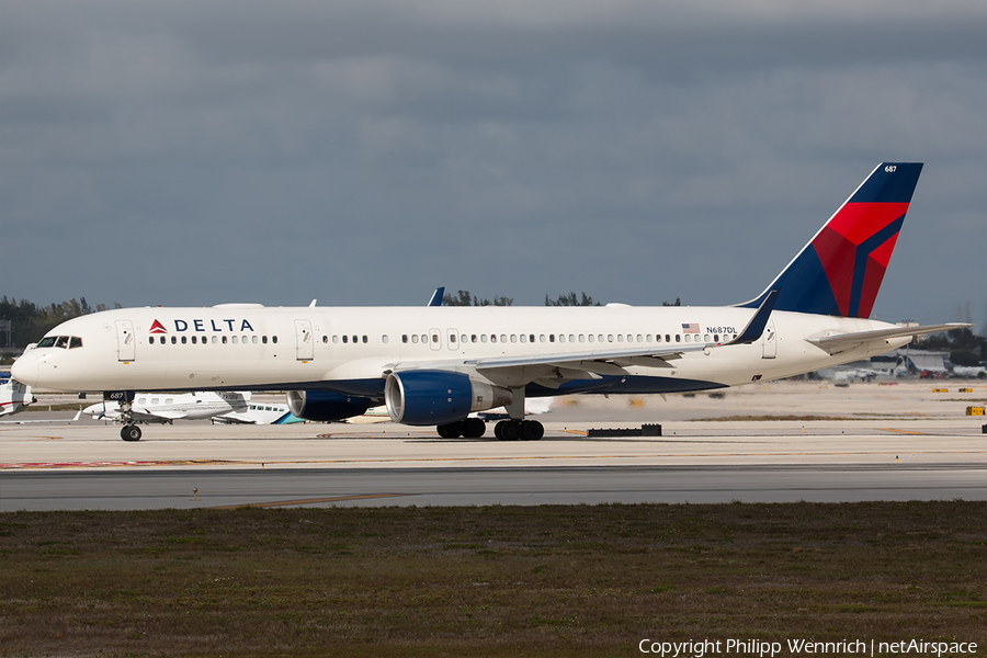Delta Air Lines Boeing 757-232 (N687DL) | Photo 241465