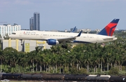 Delta Air Lines Boeing 757-232 (N687DL) at  Ft. Lauderdale - International, United States