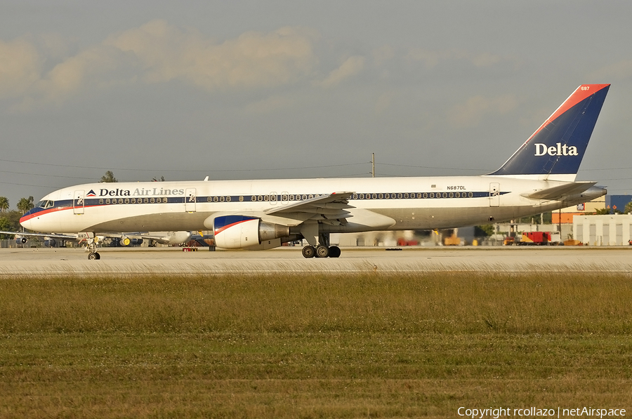 Delta Air Lines Boeing 757-232 (N687DL) | Photo 397889