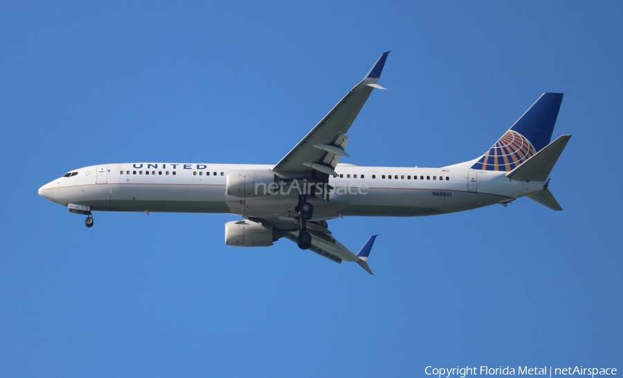 United Airlines Boeing 737-924(ER) (N68801) | Photo 405524