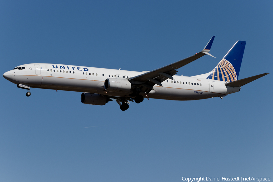 United Airlines Boeing 737-924(ER) (N68802) | Photo 448593
