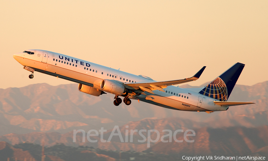 United Airlines Boeing 737-924(ER) (N68805) | Photo 92389