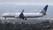 United Airlines Boeing 737-924(ER) (N68811) at  Los Angeles - International, United States
