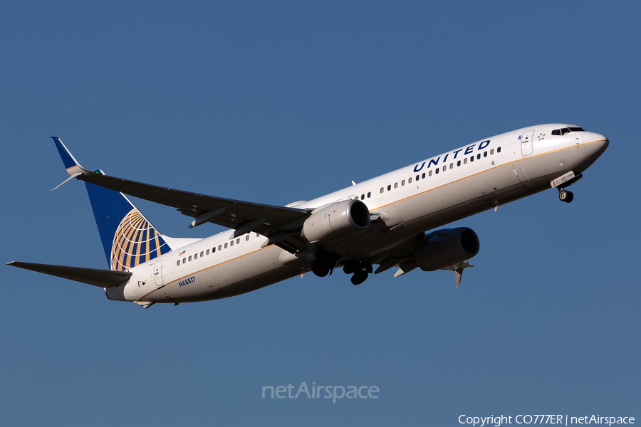 United Airlines Boeing 737-924(ER) (N68817) | Photo 289702