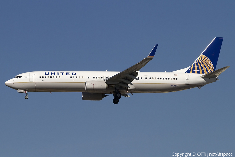 United Airlines Boeing 737-924(ER) (N68817) | Photo 457879