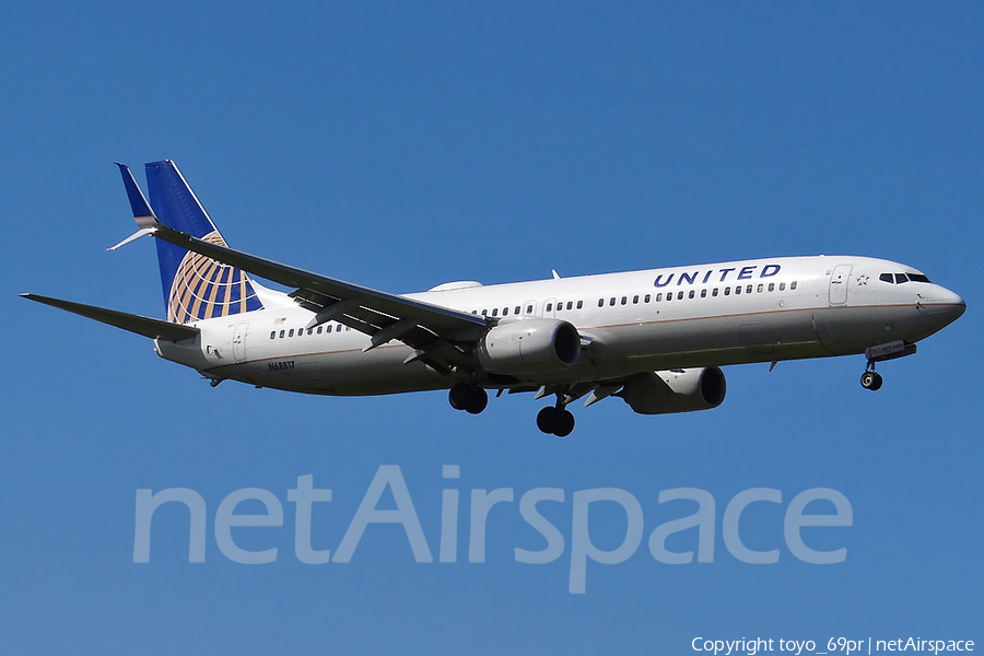 United Airlines Boeing 737-924(ER) (N68817) | Photo 67895