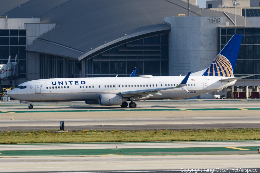 United Airlines Boeing 737-924(ER) (N68821) | Photo 284688