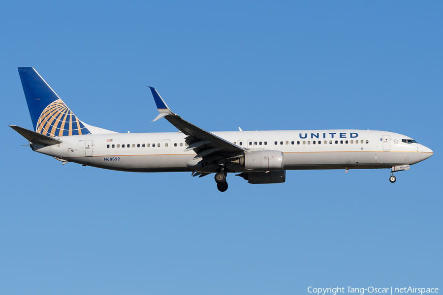 United Airlines Boeing 737-924(ER) (N68822) | Photo 524610