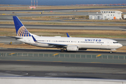 United Airlines Boeing 737-924(ER) (N68822) at  San Francisco - International, United States