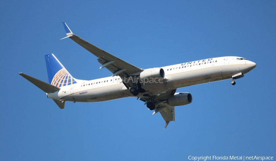 United Airlines Boeing 737-924(ER) (N68843) | Photo 405541