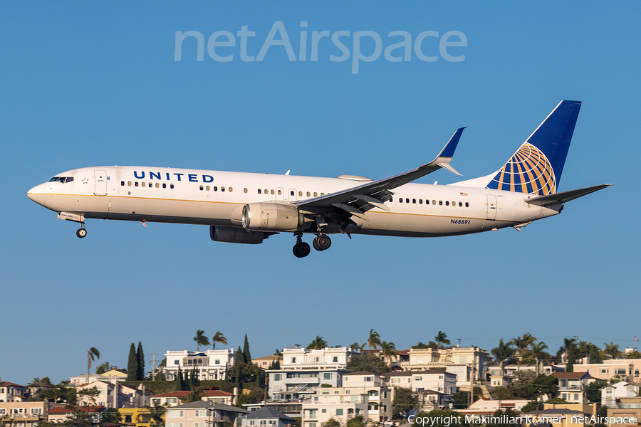 United Airlines Boeing 737-924(ER) (N68891) | Photo 563600