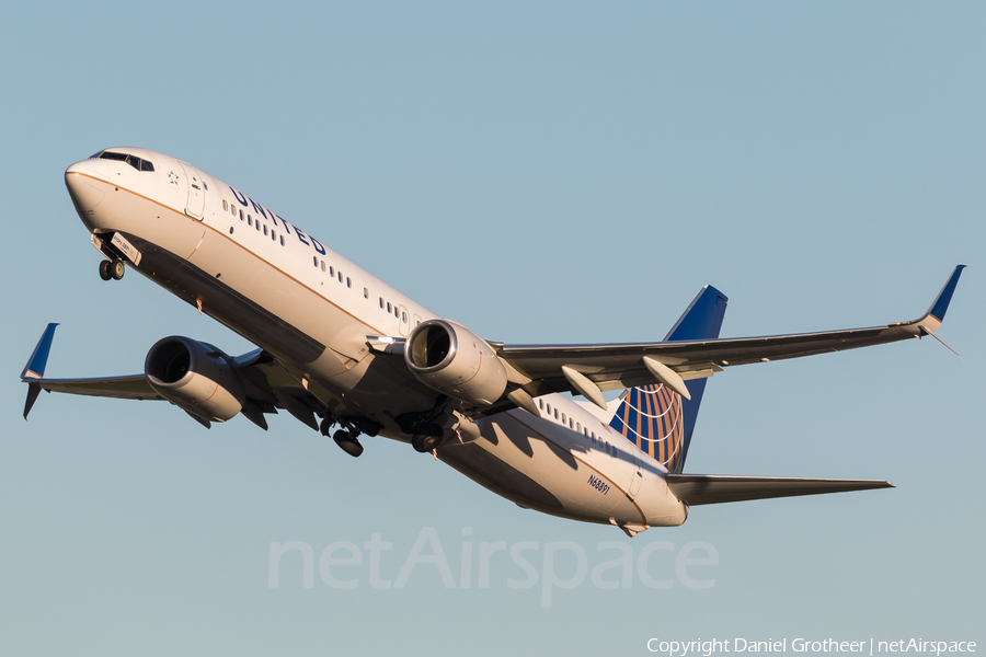 United Airlines Boeing 737-924(ER) (N68891) | Photo 255407