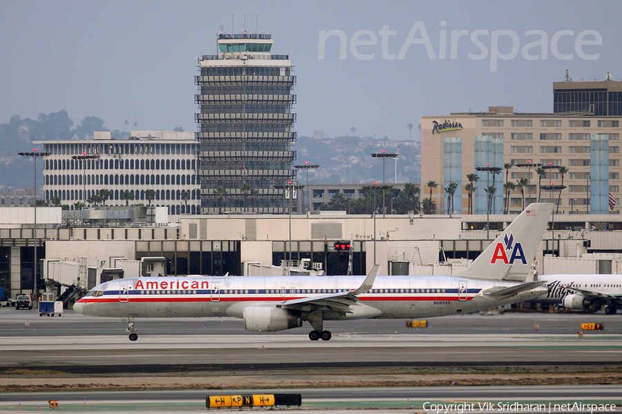 American Airlines Boeing 757-223 (N689AA) | Photo 42091