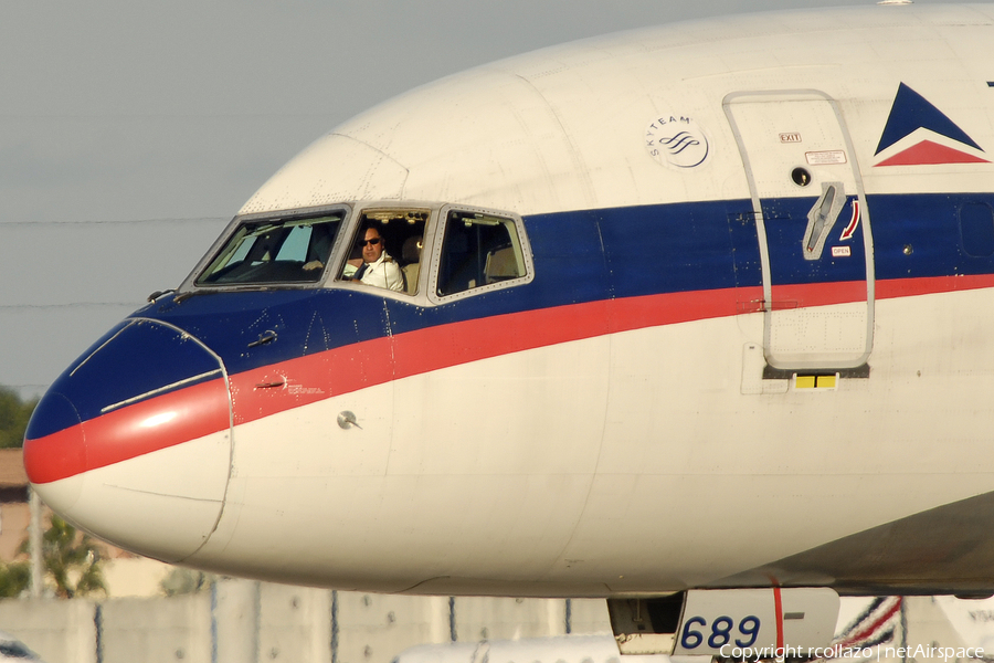 Delta Air Lines Boeing 757-232 (N689DL) | Photo 8715