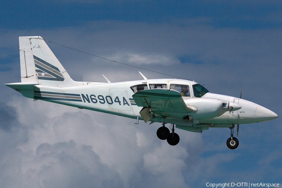 (Private) Piper PA-23-250 Aztec F (N6904A) | Photo 219683