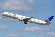 United Airlines Boeing 767-424(ER) (N69059) at  Newark - Liberty International, United States