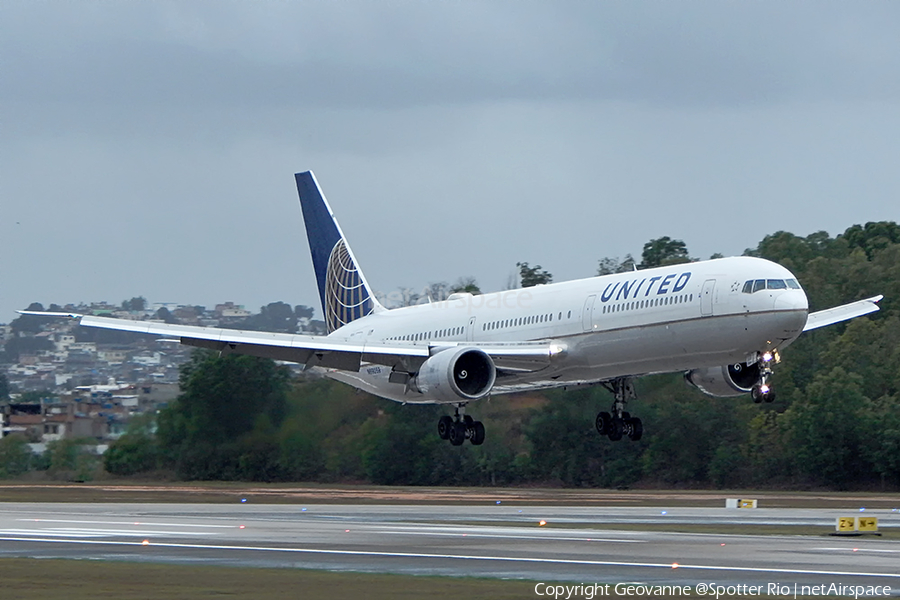 United Airlines Boeing 767-424(ER) (N69059) | Photo 395608
