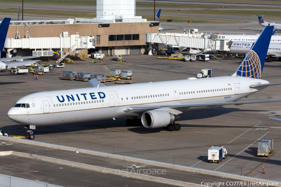 United Airlines Boeing 767-424(ER) (N69059) | Photo 214927
