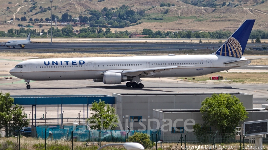 United Airlines Boeing 767-424(ER) (N69059) | Photo 236542