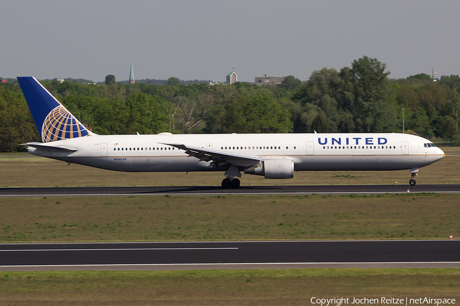 United Airlines Boeing 767-424(ER) (N69059) | Photo 108011