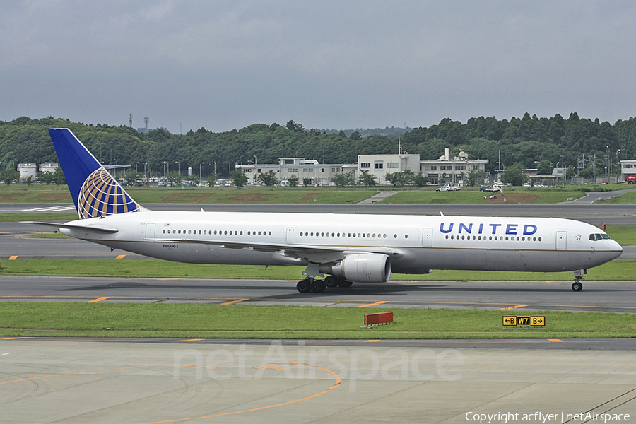 United Airlines Boeing 767-424(ER) (N69063) | Photo 379105