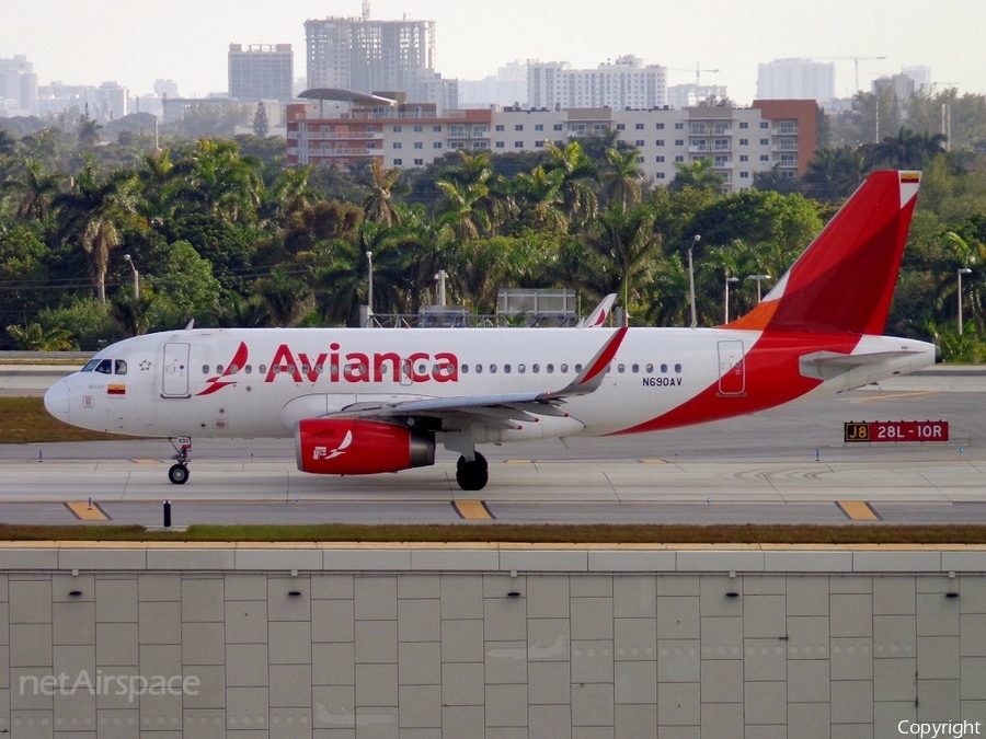 Avianca Airbus A319-132 (N690AV) | Photo 145924