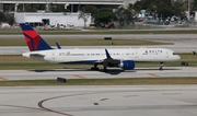 Delta Air Lines Boeing 757-232 (N690DL) at  Ft. Lauderdale - International, United States