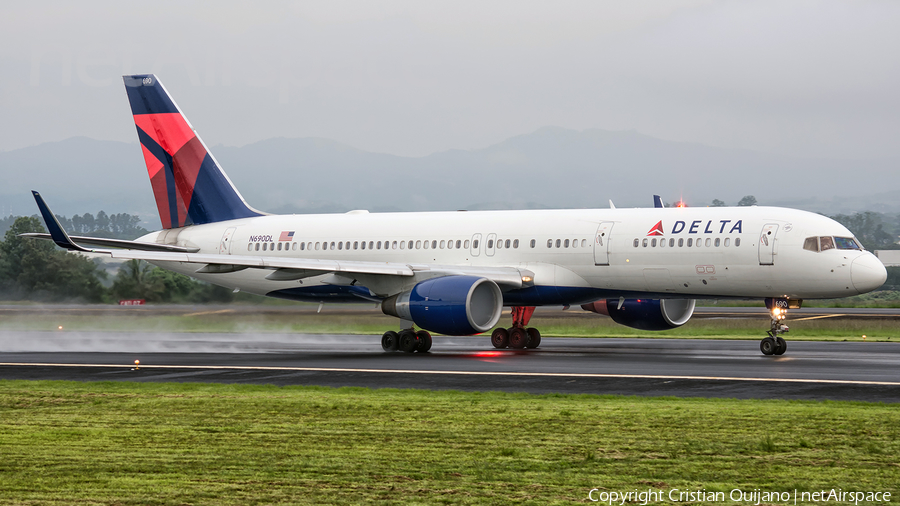 Delta Air Lines Boeing 757-232 (N690DL) | Photo 164845
