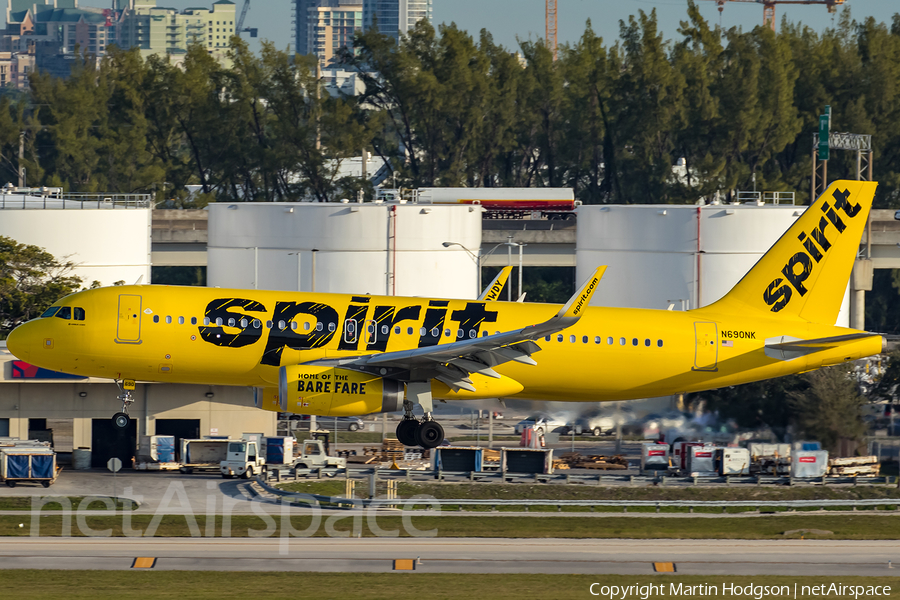 Spirit Airlines Airbus A320-232 (N690NK) | Photo 347054