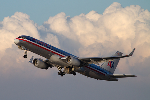 American Airlines Boeing 757-223 (N691AA) at  Los Angeles - International, United States